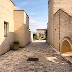 Masseria Cuturi Agroturismo *